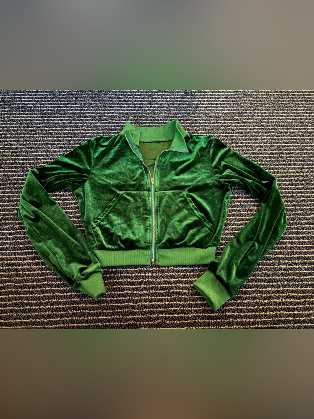 Women’s Juniors XS Crop Top Green Crushed Velvet Style Full Zip Up Extra Small